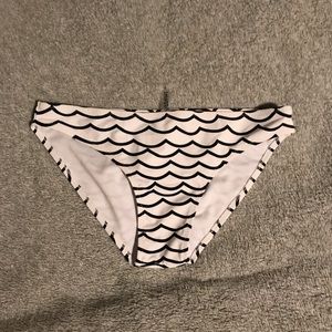 Cupshe White Scallop Pattern Bikini Bottom